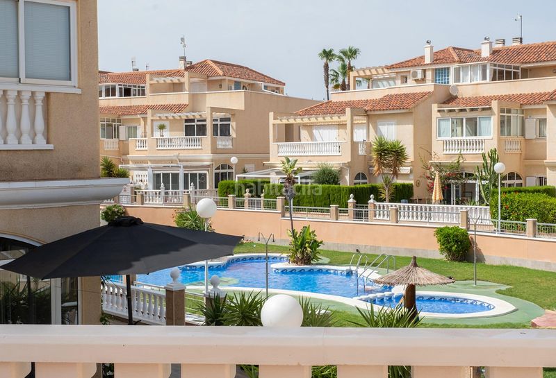 Foto 6d6efd5a-1d74-4b23-9a10-0763b086b25d. Casa aparellada amb calefacció piscina a Zeniamar - Horizonte - La Campana Orihuela