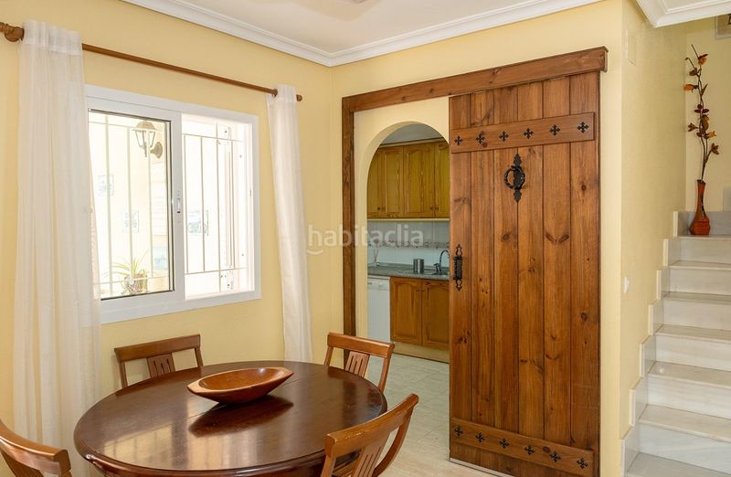Foto dc96e9a7-c40a-4e8c-af2d-d6238a424c7a. Casa aparellada amb calefacció piscina a Zeniamar - Horizonte - La Campana Orihuela