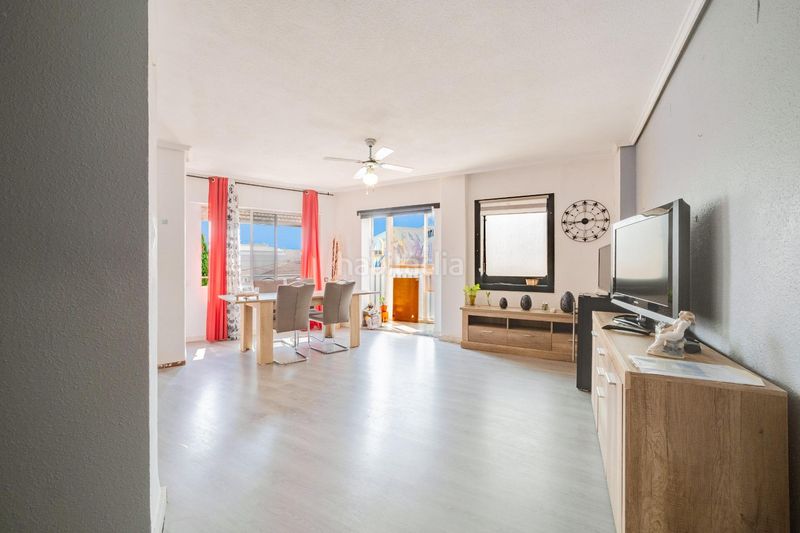 Foto d835ac04-aa8f-4dbd-b73c-e0221e316e7d. Etagenwohnung in Centro Oropesa del Mar