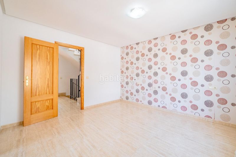 Foto 1c6d6f0b-42b9-4237-8ce3-76f40d8584c3. Casa adossada amb calefacció aparcament a Pobla Tornesa (la)