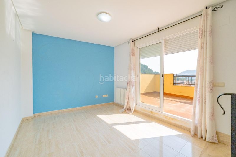 Foto 75f824ff-7ae8-4461-8931-3231833c1be8. Casa adossada amb calefacció aparcament a Pobla Tornesa (la)