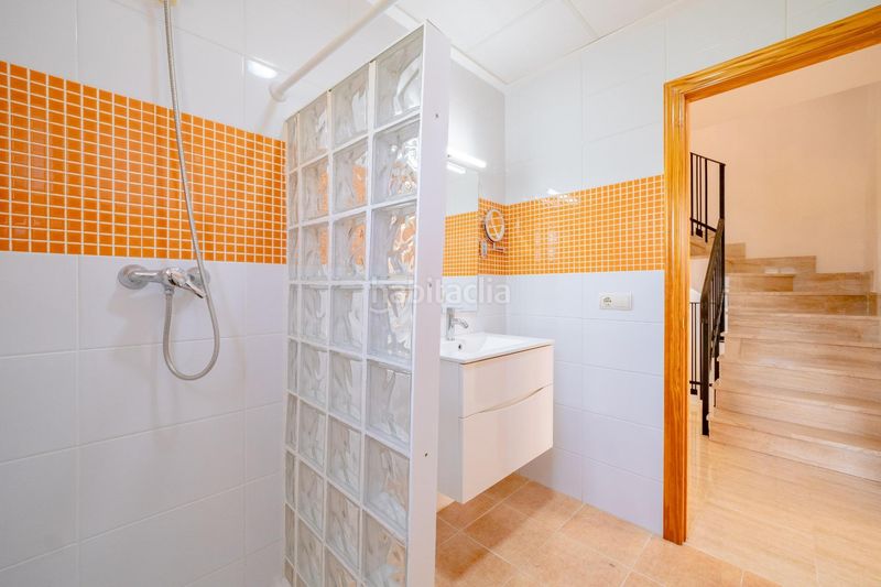 Foto a7acc7d6-d2ae-49ba-b8f9-eea83bad2f6c. Casa adossada amb calefacció aparcament a Pobla Tornesa (la)