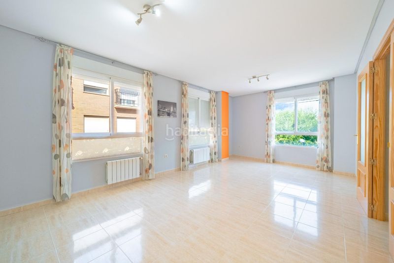 Foto e3d73099-6b78-43e9-ad2f-faf55e09c1bc. Casa adossada amb calefacció aparcament a Pobla Tornesa (la)