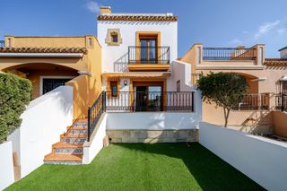 Duplex  Calle calle benferri. Encantadora casa adosada con vistas a las montañas y al campo de