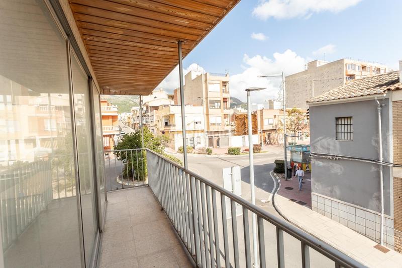 Foto 47d3f7a4-d400-428e-bed6-6e5522b3a293. Local comercial en xaco 39 local comercial con grandes posibilidades de inversión en Vall d´Uixó (la)