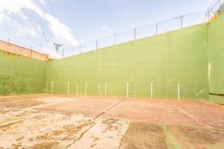 Terreny residencial a Calle 9 58. Venta de suelo con centro de ocio a reformar en zona carbonaire