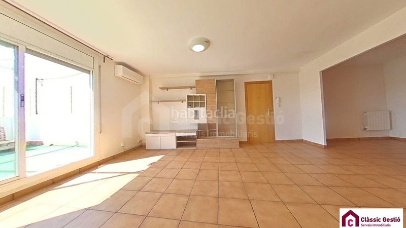 Foto 7a4a11b1-1372-467b-8690-f5ae902b7399. Àtic amb calefacció a Poble Nou Terrassa