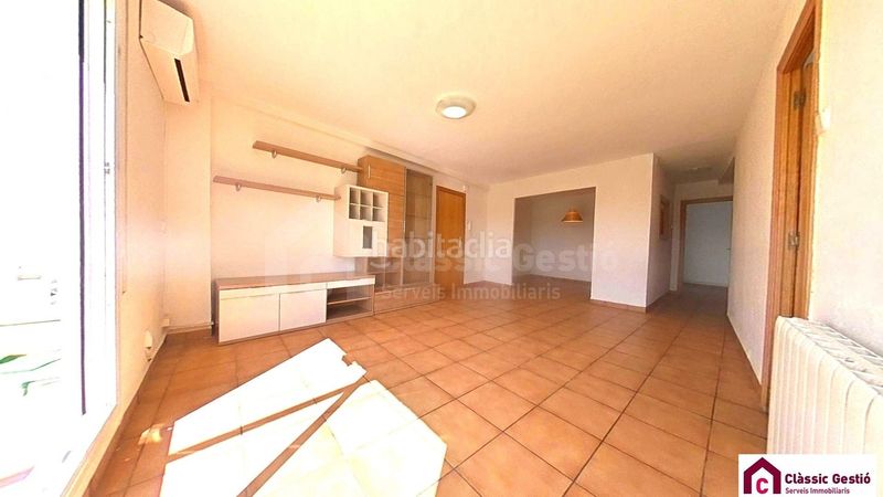 Foto ccc30a5e-a17d-49f9-90e4-4b29a05d3ab7. Àtic amb calefacció a Poble Nou Terrassa