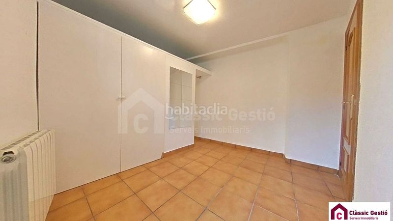 Foto f04d3676-a437-4d55-a39d-125fe196f181. Àtic amb calefacció a Poble Nou Terrassa