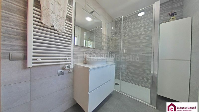 Foto 595fe195-dfd6-4610-b10a-de88e9c2c615. Casa amb calefacció a Can Parellada Terrassa