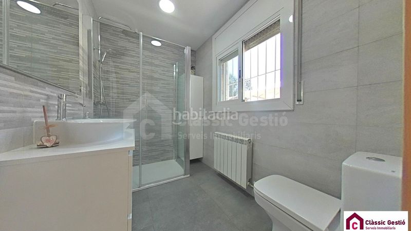 Foto 72a2d017-1495-4ce5-bdd3-93f9cace0e00. Casa amb calefacció a Can Parellada Terrassa
