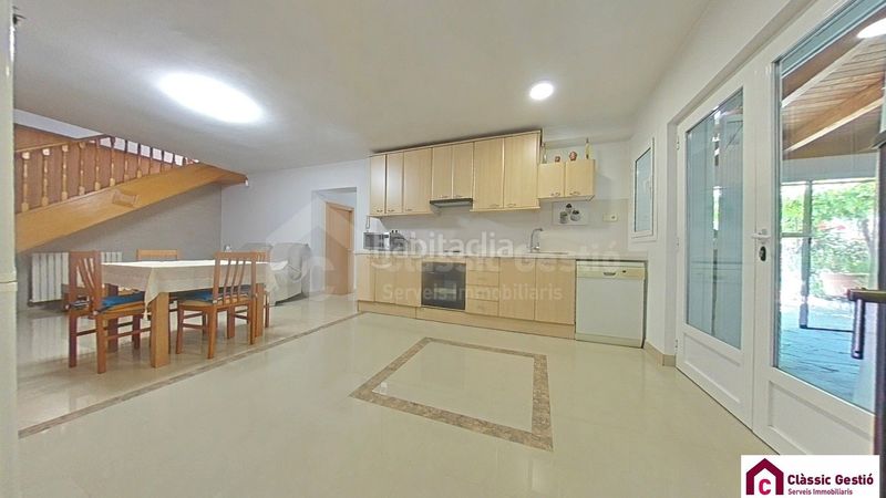 Foto a0351bdf-dfb9-44c8-957c-242ea33939a2. Casa amb calefacció a Can Parellada Terrassa
