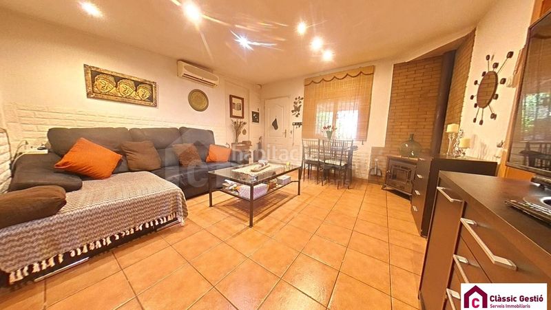 Foto 0bf054ee-517f-4ad0-aa2d-a1d11b1e4532. Casa amb xemeneia calefacció piscina a Corbera de Llobregat