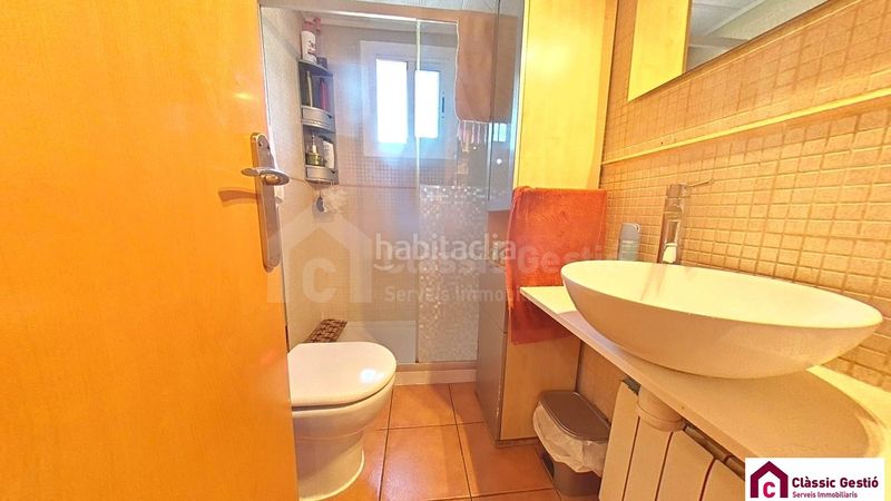 Foto 3ba30ab6-a025-47c6-a2af-c354fc70f5f9. Casa amb xemeneia calefacció piscina a Corbera de Llobregat