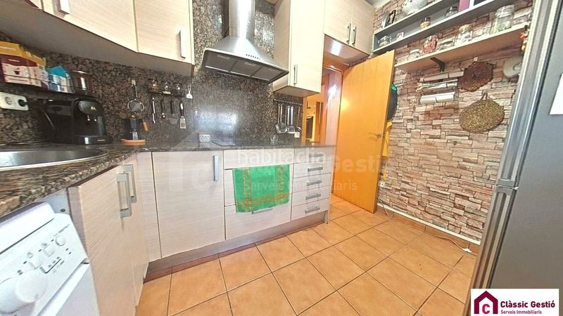 Foto 4ba8e565-91c4-4c3e-9170-5348c6f6cc8a. Casa amb xemeneia calefacció piscina a Corbera de Llobregat