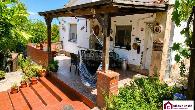 Foto 95b80d15-b8f1-4efb-8381-fb590421ea6d. Casa amb xemeneia calefacció piscina a Corbera de Llobregat