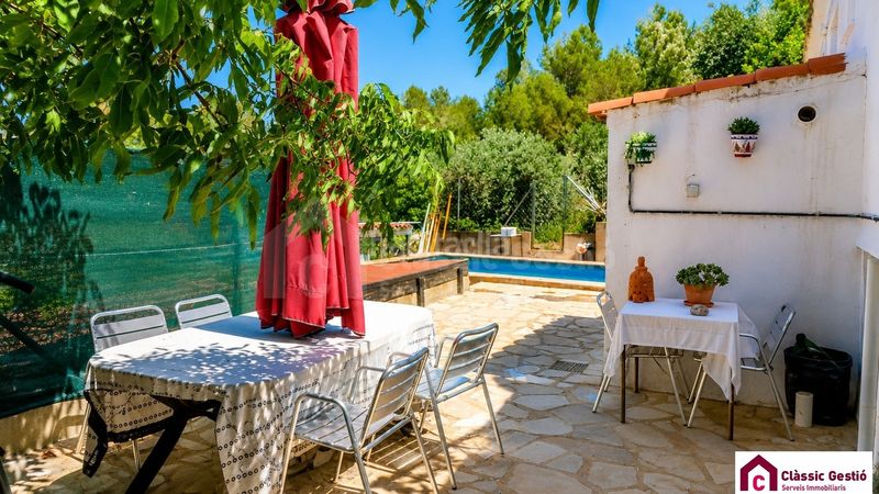 Foto d293f444-dd14-4ea4-833e-f0fb35bf4c53. Casa amb xemeneia calefacció piscina a Corbera de Llobregat