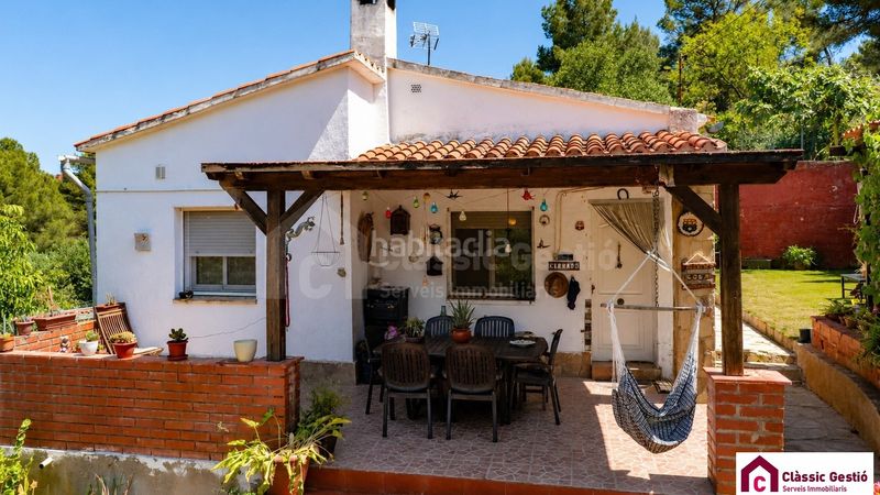 Foto dbe98f87-c6b4-4310-80ce-14c427ab68b6. Casa amb xemeneia calefacció piscina a Corbera de Llobregat
