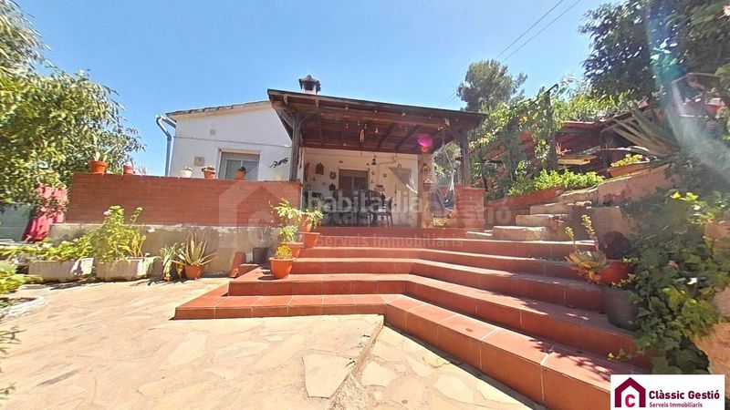 Foto f298ca70-d1a4-4033-adc3-80e1b47a8fa6. Casa amb xemeneia calefacció piscina a Corbera de Llobregat