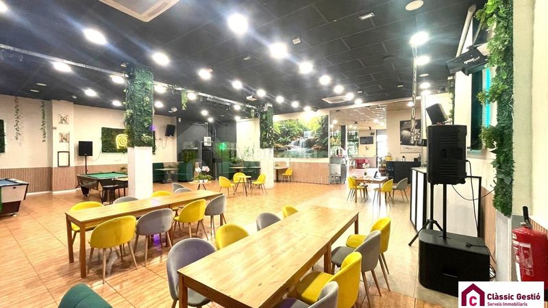 Foto 561873fe-563e-4c29-b594-8510dbf62cf0. Traspaso local comercial excepcional oportunidad de traspaso: bar-lounge restaurante en pleno funcionamiento. en Llagosta (La)