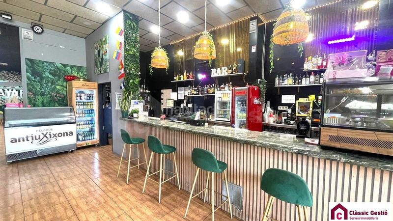 Foto 5f0d645f-3739-4860-bb98-1143a4a1cc60. Traspaso local comercial excepcional oportunidad de traspaso: bar-lounge restaurante en pleno funcionamiento. en Llagosta (La)