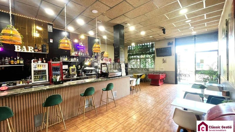 Foto e7a072d6-c343-40f8-870b-28b02be0d9c1. Traspaso local comercial excepcional oportunidad de traspaso: bar-lounge restaurante en pleno funcionamiento. en Llagosta (La)