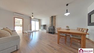 Casa adosada en Castellbell i el Vilar. Casa la bauma (castellbell i el vilar)  225 m� 4hb 2b pk