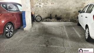 Car parking in Vallparads - Antic Poble de Sant Pere. Parking coche plaza grande en vallparadis  calle violinista vell