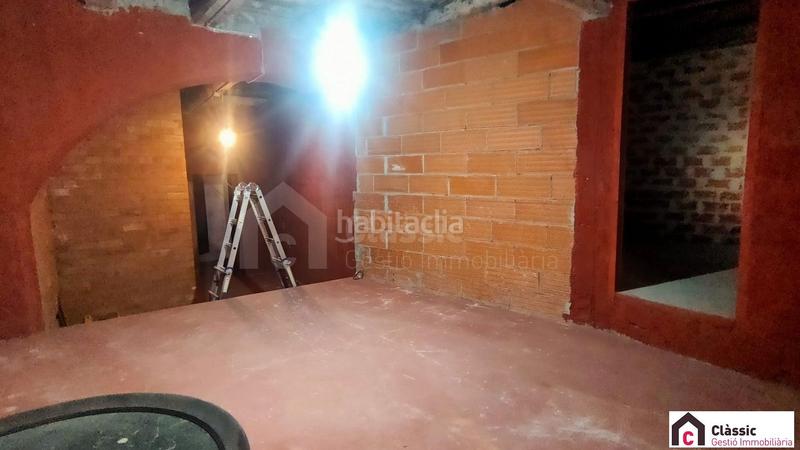 Foto d9bb96f7-48c2-404c-a636-d8244630c82e. Local comercial local o loft venta 182m2 en Sallent