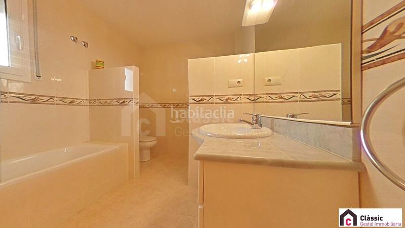 Foto 3816ff1e-06e0-4ff3-bd28-47d90d09e352. Casa  adosada 152 m junto roda bará 3hb 2b pk en Roda de Barà