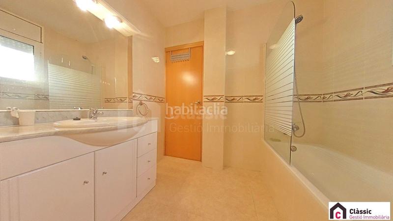 Foto 515aaf15-5622-483a-afa3-95f8377f704e. Casa  adosada 152 m junto roda bará 3hb 2b pk en Roda de Barà