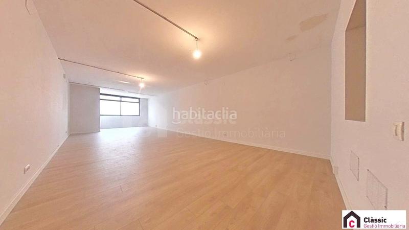 Foto a70d4f03-e574-4a41-831c-d20f17ee3870. Lloguer local comercial a Barri del Centre Terrassa