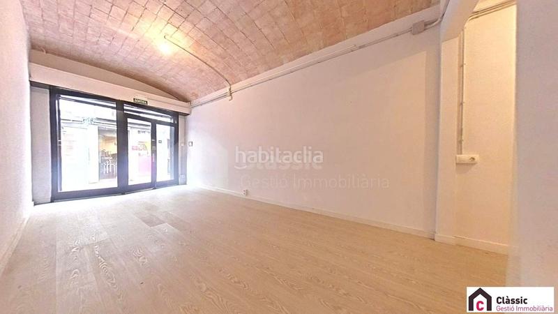 Foto eafb3a8a-4873-4358-8ab0-d268245b7497. Lloguer local comercial a Barri del Centre Terrassa