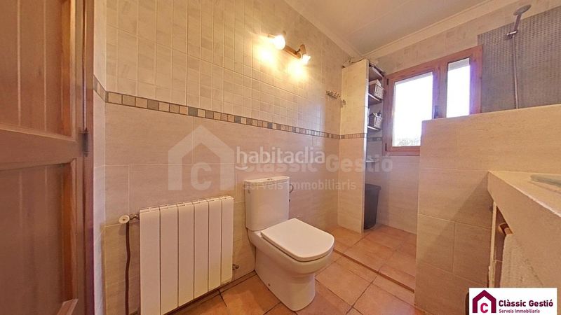 Foto a01052d9-171f-476a-8a09-d9423c54f79d. Casa amb calefacció piscina a Olesa de Montserrat