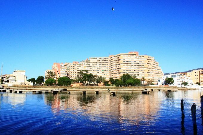 Foto c7bcf2a5-27e8-42d2-a5b4-3cf57fc4b205. Estudi amb piscina a Santa Margarida Roses