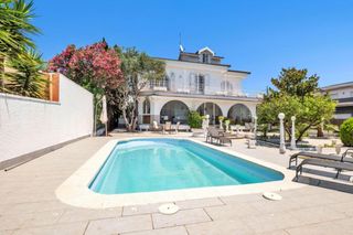 Casa a Nord. Gran villa se�orial en mas mates, con licencia tur�stica
