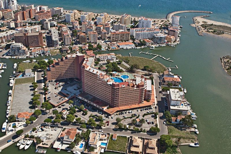 Foto 67ae5e80-6ba9-43b5-93d3-6dd673e9f66d. Pis amb piscina a Santa Margarida Roses