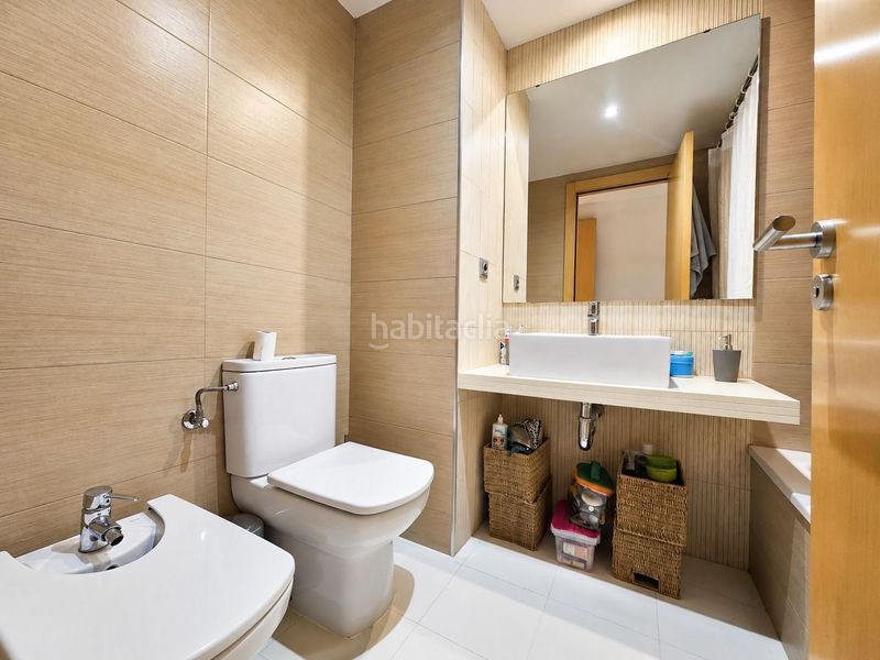 Foto b50ccea6-9782-457f-a6c0-d326db3b38b9. Piso edificio moderno centro en Centre Roses