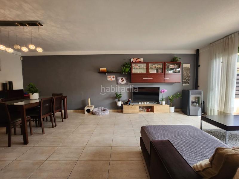 Foto 0cab8565-d4c1-4cce-b275-ec795a27443b. Casa adossada amb calefacció a Palau-saverdera