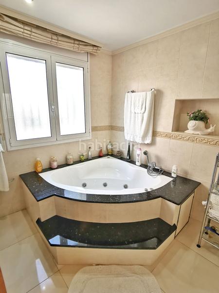 Foto 2b7bf5e2-c687-41f4-94c9-1d030a4ed7ef. Casa amb calefacció aparcament piscina a Fenals Lloret de Mar