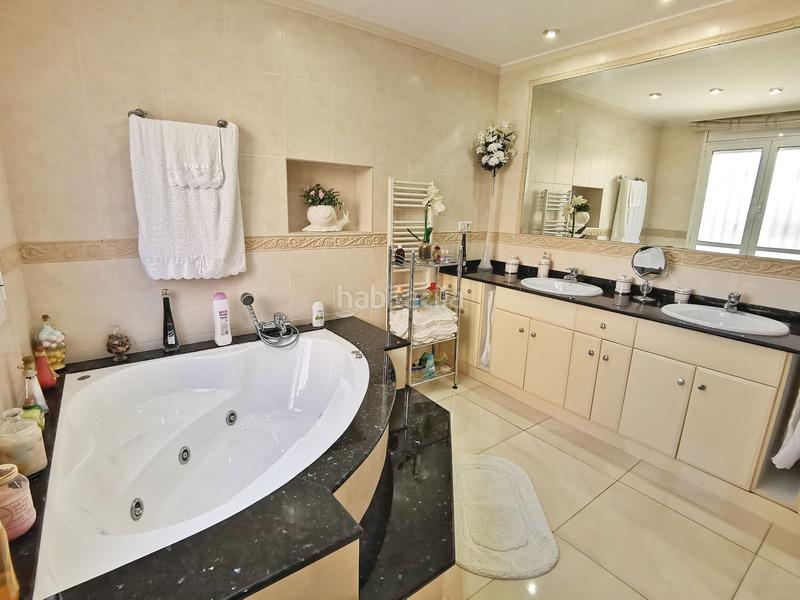 Foto 622a9298-a3c5-49c6-af3d-235a200a1038. Casa amb calefacció aparcament piscina a Fenals Lloret de Mar