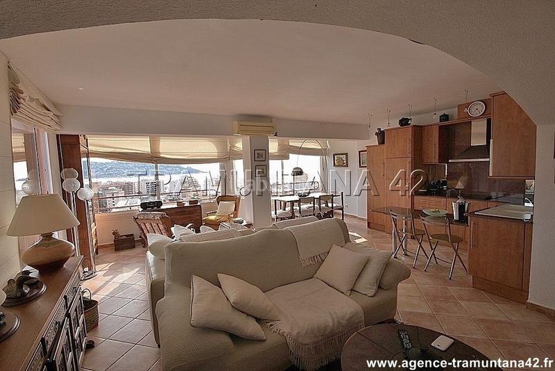 Foto 35dd51f8-a86b-4f71-b764-a263b89530e7. Ático piso con 65 m2 de terraza vista mar en Santa Margarida Roses