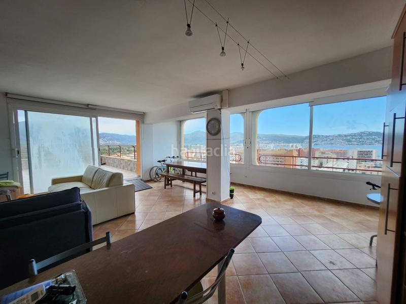 Foto d7c0df93-5d6f-44df-bdea-01ca4f8e7feb. Ático piso con 65 m2 de terraza vista mar en Santa Margarida Roses