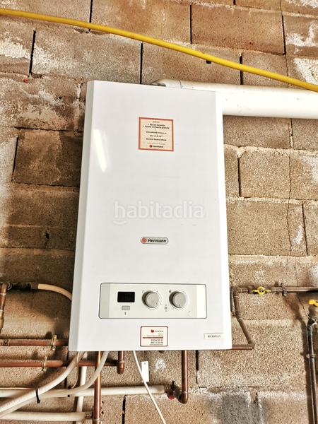 Foto 57084e5b-fa45-4f5c-a10b-4713401c8e51. House with heating parking in Canyelles Lloret de Mar