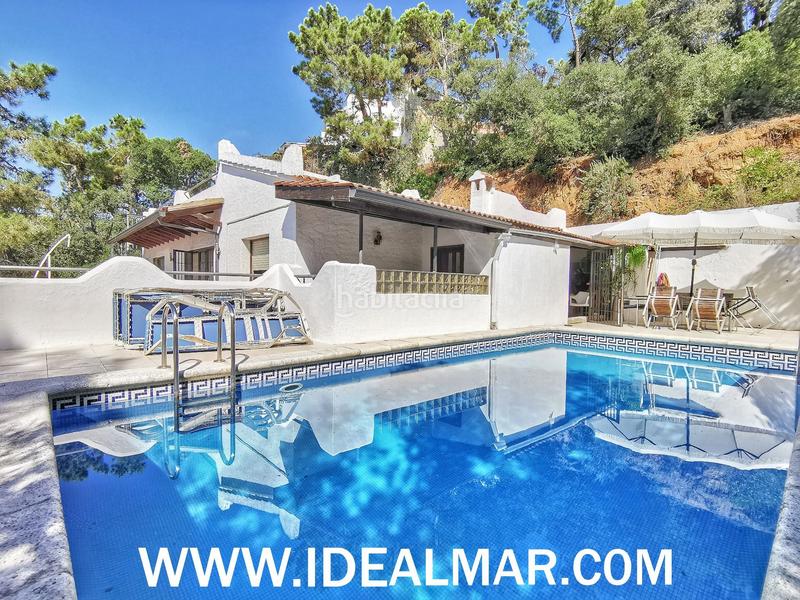 Foto ab2e64b2-18de-4f6d-8b4d-1fe76d08db76. House with heating parking in Canyelles Lloret de Mar