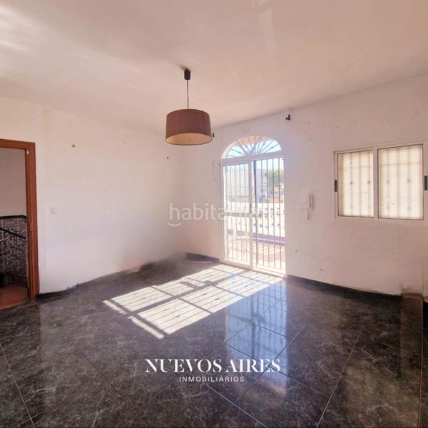 Foto a80a9fa9-2f61-495b-85aa-ce17ab9539ac. Casa adossada amb aparcament a Centro Chipiona