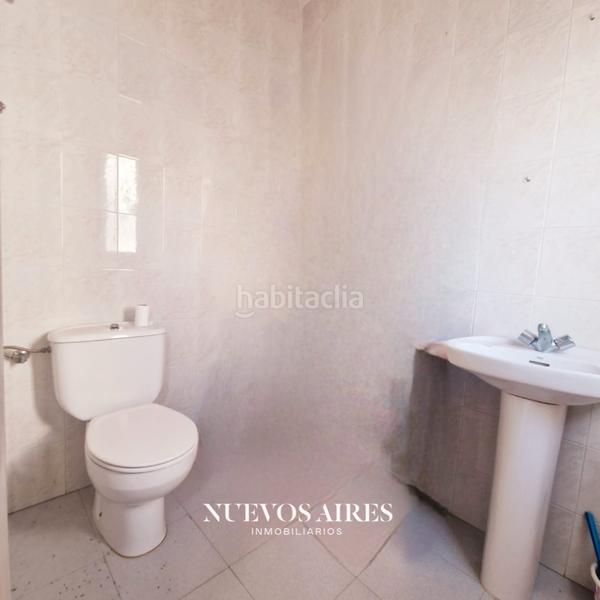 Foto f21d7662-a9d2-4b87-a057-3943c0d50250. Casa adossada amb aparcament a Centro Chipiona