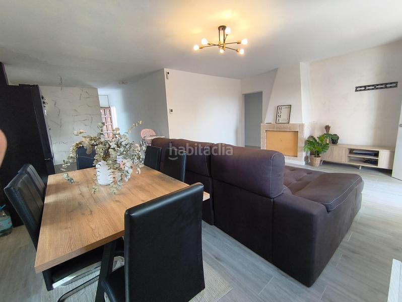 Foto 27606745-8f04-473a-a9c0-4a5bf8cfa3e8. Chalet  en venta en urb lalzineta completamente reformada en Montferri