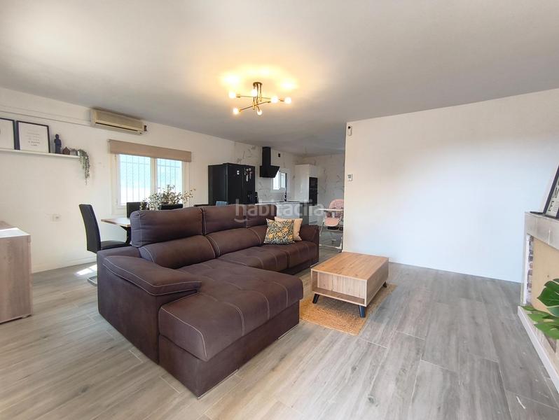 Foto 9c10fd58-e19e-44c3-a5cd-bac184645569. Chalet  en venta en urb lalzineta completamente reformada en Montferri