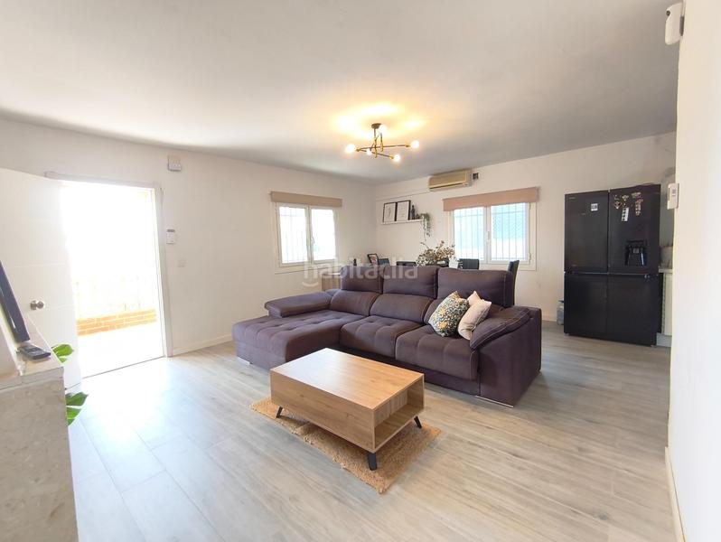 Foto d86ed3b7-0358-43fe-84e9-b57fcc3e7270. Chalet  en venta en urb lalzineta completamente reformada en Montferri